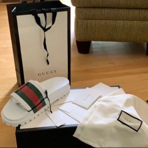 Gucci slides white size 7 1/2 in men’s